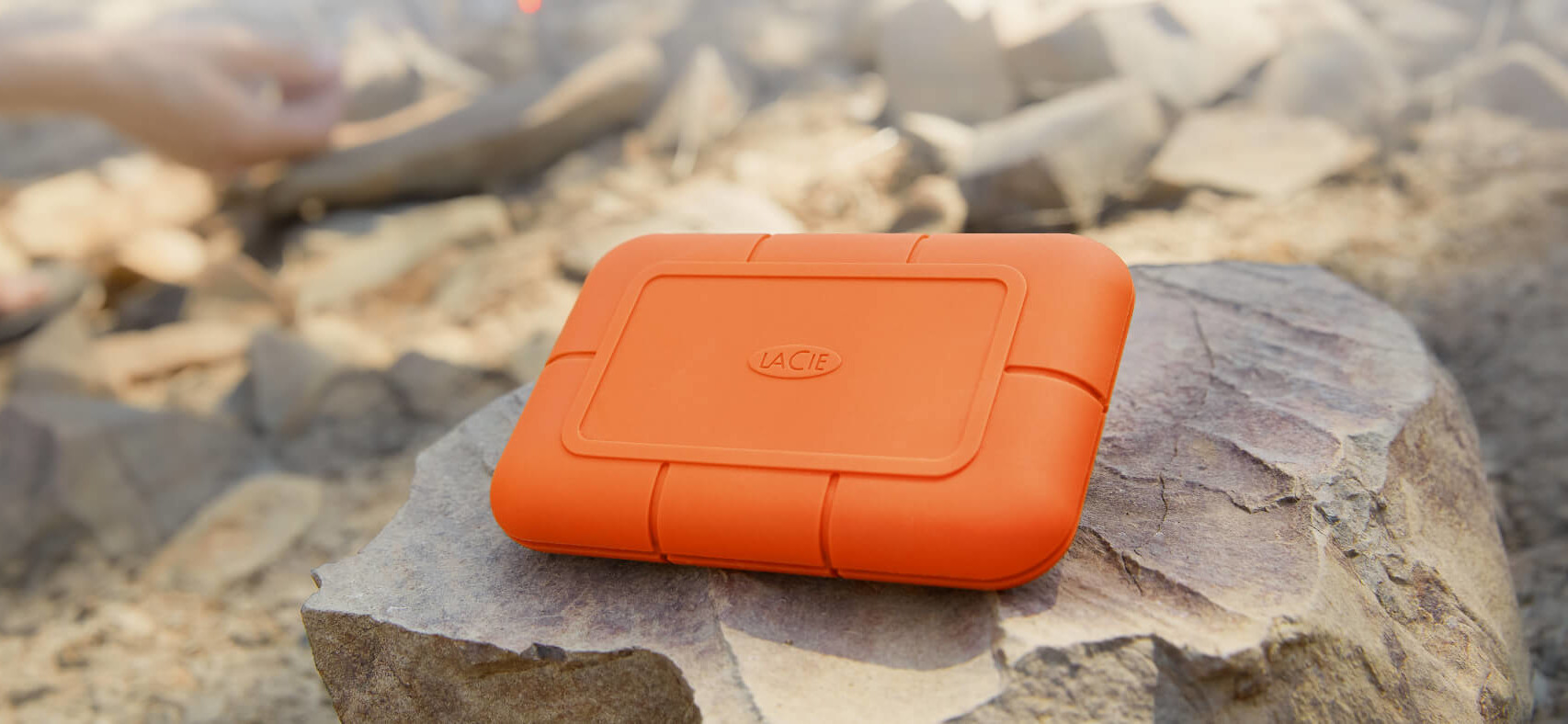 Externí SSD disk LaCie Rugged SSD 1TB STHR1000800 oranžový orange