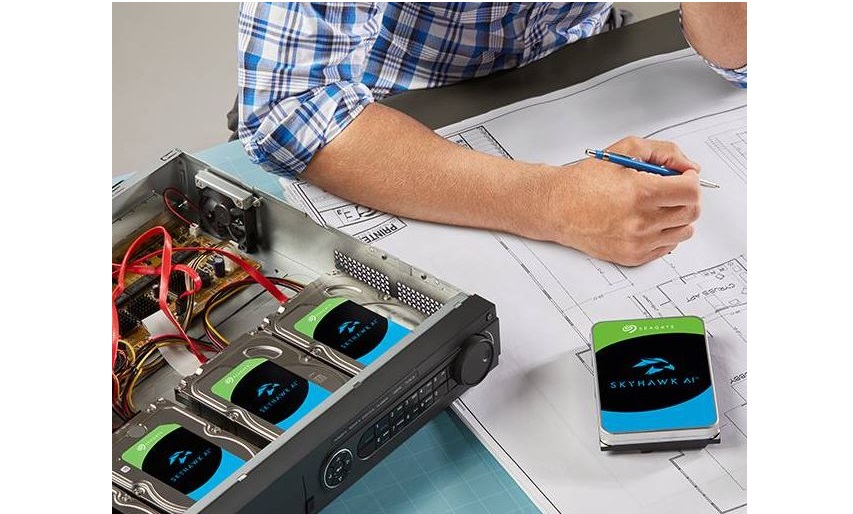 Pevný disk pro dohledové systémy SEAGATE SkyHawk AI 8TB