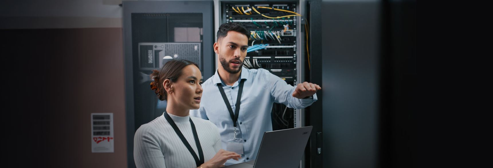 Notebook ACER TravelMate P2 16 TMP21671G3TCO569M