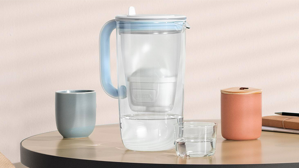 Filtrační konvice BRITA One Skleněná filtrační konvice 25 l světle modrá